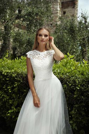 Suknia ślubna Bylando z kolekcji White Lake firmy Gala na rok 2019