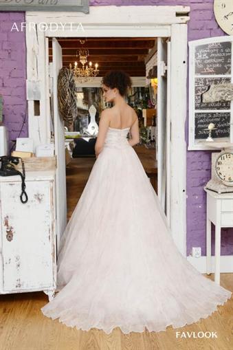 Suknia ślubna Favlook tył z kolekcji Elope 2019 firmy Afrodyta z Rzeszowa