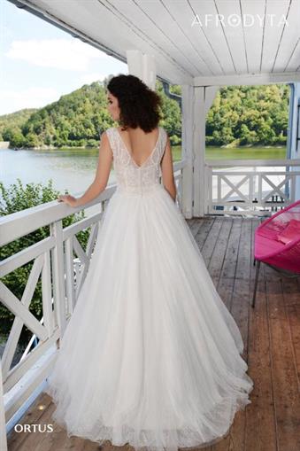 Suknia ślubna Ortus tył z kolekcji Elope 2019 firmy Afrodyta z Rzeszowa