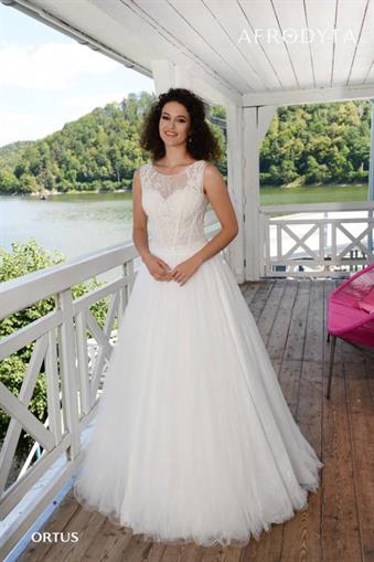Suknia ślubna Ortus z kolekcji Elope 2019 firmy Afrodyta z Rzeszowa
