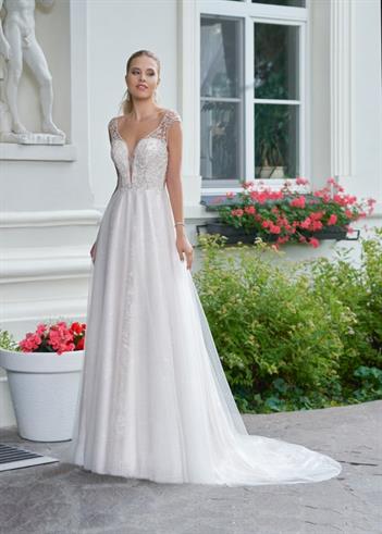 suknia ślubna Antoinette kolekcja Moonlight Relevance Bridal